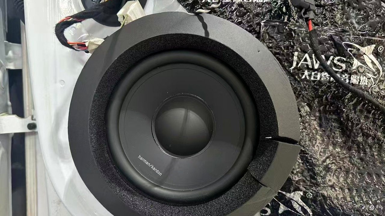 宝马低音系统案例：宝马音响还得是宝华韦健的，宝马x5音响升级相关的湛江汽车音响改装实拍封面