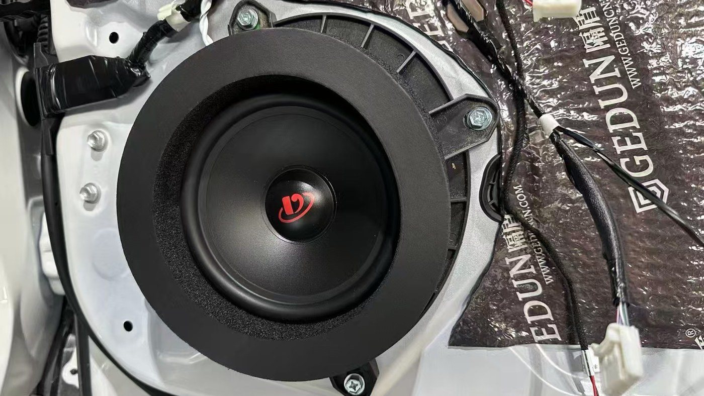 湛江汽车音响中低音和车门基础施工部位
